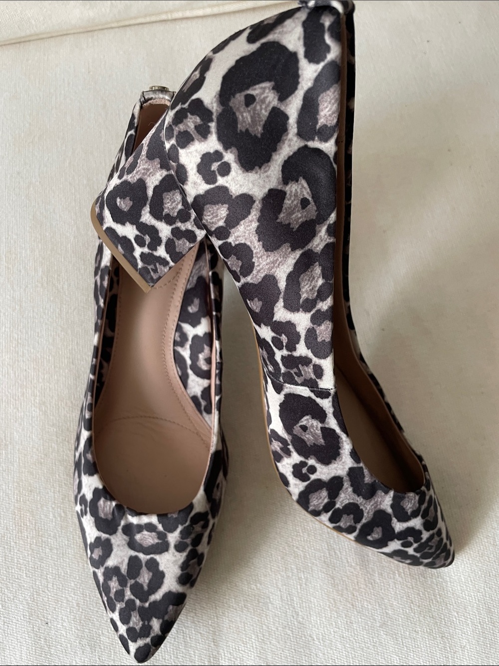 Taryn Rose Leopard Print Pointed Pumps - Black & White